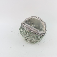 Buatan tangan desain klasik buatan rotan berbentuk hati Pot bunga plastik untuk Indoor Outdoor penggunaan menggantung penempatan lantai