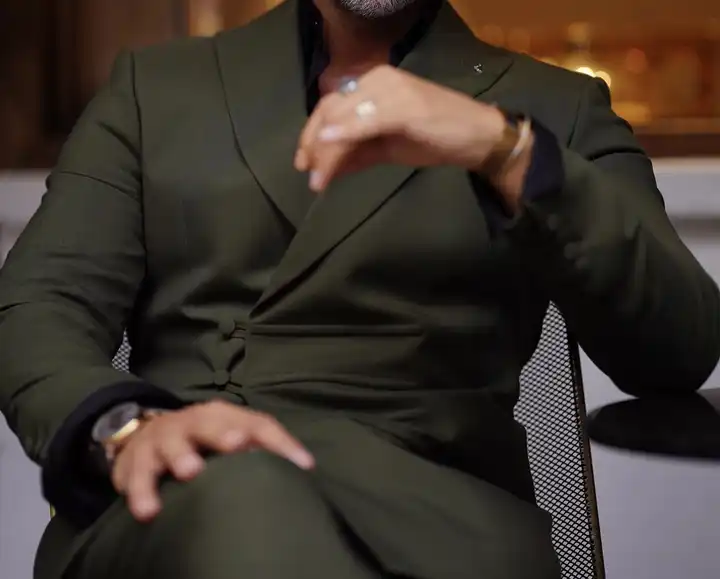 値下げしました！オリーブグリーン スリーピーススーツ(中国縫製