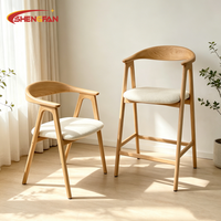Chaises design en bois de style italien, ensemble table et chaises pour salle à manger, îlot de cuisine, bar, restaurant, café, hôtel, chaises hautes de salle à manger