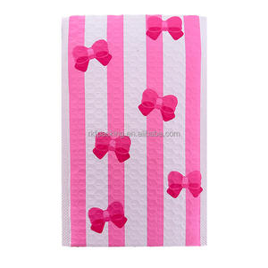 Bolsas de correo de burbujas impresas con área de número de seguimiento, espacio designado para etiquetas de envío y códigos de barras - Product Image 1