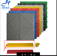 Carrelage de sol de garage de lavage de voiture antidérapant facile à installer conception de verrouillage modulaire rigide en PVC PP pour la surface de parquet de stationnement de voiture
