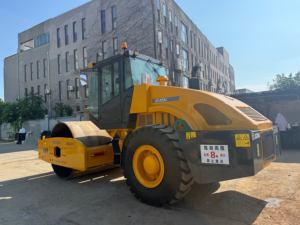 Sturdy <b>Used</b> XS203J Vibratory Compactor, 20Ton Single Drum <b>Roller</b> for <b>Road</b> Building Projects - Product Image 4