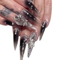 Faux ongles à presser Stiletto Noir Scintillant Glamour, dégradé noir et argent avec grands strass, en acrylique, pour soirées
