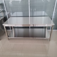 Table de travail professionnelle en acier inoxydable pour cuisines commerciales - Station de préparation alimentaire pour hôtels et restaurants - Revêtement de qualité alimentaire
