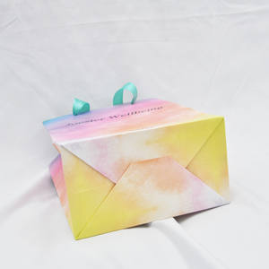 Sac en papier d'emballage pour petites entreprises imprimé arc-en-ciel personnalisé, sac cadeau avec votre propre logo - Product Image 6