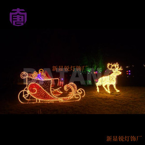 Décoration de Noël sur le thème d'une traînée de rennes pour les rues, les places et les événements saisonniers - Product Image 2
