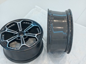 Rueda de Fibra de Carbono de 1 Pieza, 19 Pulgadas, 6.64 kg, Llanta Ultraligera de Carreras, Cara Mecanizada Negra para Mejora de Rendimiento Deportivo en Automóviles - Product Image 3