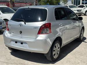 <span class=keywords><strong>Yaris</strong></span> 2010 1.5L Cambio Automatico Berlina - Guida a Sinistra, Interni in Pelle Scura R15, Emissioni Euro VI, Ben Tenuta, Efficiente nei Consumi - Product Image 6