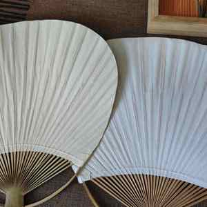 Abanico de Bambú Tallado Tradicional Chino, Uchiwa Clásico, Regalo de Boda para Decoración del Hogar, Elegante Regalo para el Año Nuevo Chino - Product Image 5