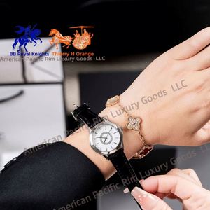 Elegante Reloj de Cuarzo para Mujer con Esfera de Cristal de 30 mm, Resistente al Agua, con Correa de Cuero - Product Image 5