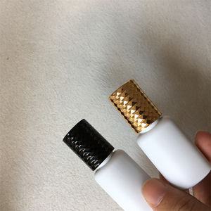 Pegamento para Pestañas Líquido UV LED de Marca Privada, Secado Rápido 0.5-1s, Vegano y Libre de Crueldad Animal, Pegamento para Extensión de Pestañas al por Mayor, Color Transparente/Negro - Product Image 5