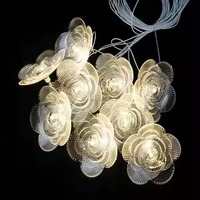Nouveaux accessoires de mariage : 10 lustres en fer rose à LED sur piles pour la décoration romantique des plafonds de scènes de mariage, salles de banquet et restaurants