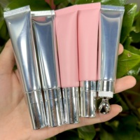 Cosmétiques de maquillage, huile de jojoba, vitamine E, réduit les ridules, hydratation intense, gloss repulpant pour les lèvres