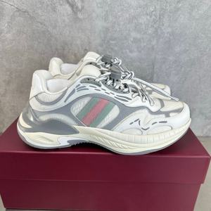 Zapatillas Deportivas de Diseño para Hombre y Mujer, de Alta Calidad, Marca de Lujo, Transpirables, Impermeables, Antideslizantes, con Cordones, Punta Cerrada, a la Moda - Product Image 1