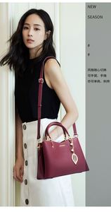 Cadeau pour la fête des mères - un nouveau sac de style 2026. Un sac à main élégant et de grande capacité pour les femmes mariées d'âge moyen. - Product Image 6