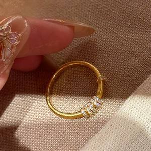 Anillos de Diamantes con Baño de Oro Real de Diseño de Lujo, Anillo de Circonia Cúbica con Acabado Mate para Mujeres y Niñas - Product Image 3