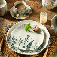 Service de table en céramique tulipe peinte à la main, style vintage français, assiettes de luxe en porcelaine, tasses et soucoupes pour le thé de l'après-midi, idéal pour un cadeau de mariage