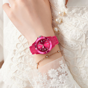 Montre à quartz de luxe à la mode, bracelet étanche 3atm, bijoux décontractés pour femmes, montre-bracelet rose <span class=keywords><strong>fraise</strong></span> ours avec coffrets cadeaux - Product Image 4