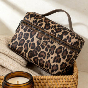 Sac à cosmétiques en similicuir PU de luxe à imprimé léopard, pochette à cosmétiques, vente en gros, personnalisation, faible MOQ, cadeau d'entreprise, sac à maquillage, estampage à chaud doré - Product Image 1