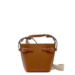 Sacs tendance 2025 Sac à main rouge pour femme en cuir suédé fabriqué en Chine de haute qualité bandoulière style décontracté - Product Image 1