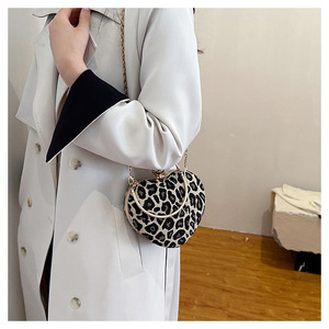 2023 Tendência Moda animal print senhoras bolsa bolsas leopardo e zebra padrão redondo coração forma embreagem mão sacos para as mulheres - Product Image 5