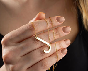 स प्रमाणन वैलेंटाइन डे उपहार कस्टम लेजर उत्कीर्णन स्टेनलेस स्टील सोने की प्लेटिंग बड़े किनारे प्रारंभिक हार - Product Image 4