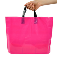 Sac de courses en plastique LDPE avec poignée souple, logo personnalisé imprimé, sac de transport réutilisable pour les boutiques de vêtements
