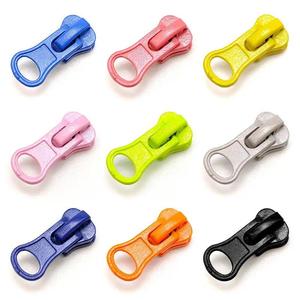 Máquina de pintura en aerosol automática de Metal, nueva línea de recubrimiento Uv para botones de cabeza de cremallera - Product Image 4