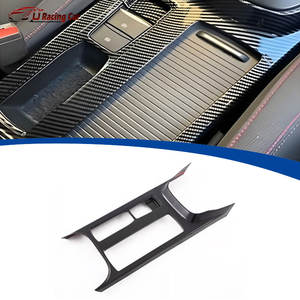 Couverture de cadre de porte-gobelet avant en plastique de haute qualité aspect carbone pour l'<span class=keywords><strong>intérieur</strong></span> de la voiture, compatible avec <span class=keywords><strong>Ford</strong></span> <span class=keywords><strong>Focus</strong></span> <span class=keywords><strong>2022</strong></span> - Product Image 1