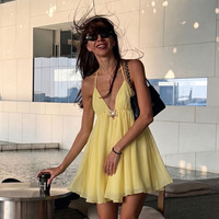 Robe d'été courte à bretelles spaghetti pour femme Joydressing, avec buste froncé, jupe évasée et ornement métallique central, idéale pour la plage