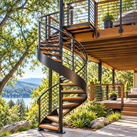 Escalier en colimaçon préfabriqué sur mesure avec colonne centrale en acier et marches en bois pour la maison
