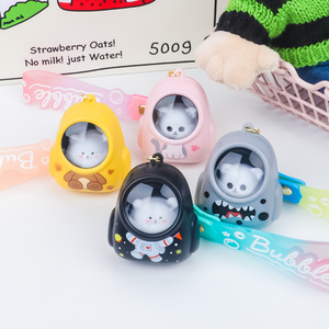 Nhà Máy Trực Tiếp 3D Ánh Sáng Sao Keyring LED Mèo Túi Ba Lô Hình Dạng <span class=keywords><strong>Keychain</strong></span> Trong Nhựa Spaceman Móc Chìa Khóa - Product Image 1