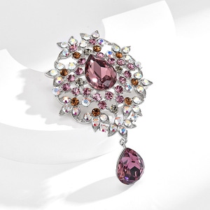 El nuevo elegante diseño de palacio retro Sentido de cristal Oldi delicado broche de abrigo todo en uno: un temperamento de generación - Product Image 3