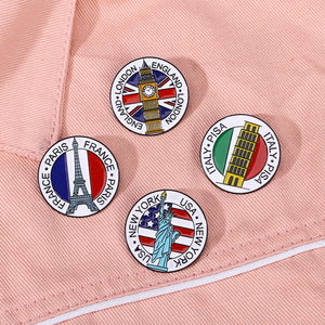 Broches en alliage à succès : Panneaux de ville, Statue de la Liberté, Tour de Pise, Big Ben, Tour Eiffel – Idéales pour sacs et vêtements - Product Image 3