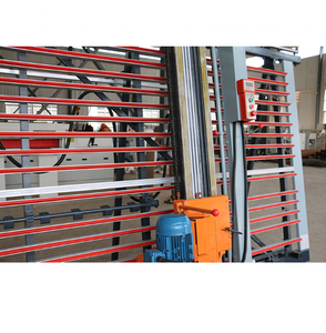Machine à scier verticale pour le travail du bois, avec rainurage et découpe horizontaux et verticaux automatiques - Product Image 4