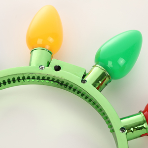 Serre-tête LED de Noël fantaisie, 4 lumières, bande lumineuse pour cheveux avec ampoules en forme d'oignon, durable, MEILLEURE VENTE pour les fêtes de Noël - Product Image 4