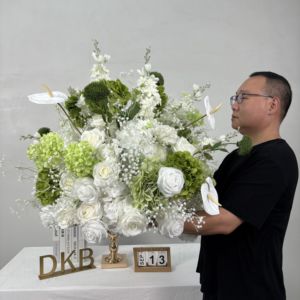 Moda Hortensia verde oscuro y Bola de flor de Rosa Blanca Arreglo de <span class=keywords><strong>flores</strong></span> de boda lujoso 60 70cm Piezas de centro de <span class=keywords><strong>flores</strong></span> de mesa - Product Image 3