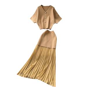 Ensemble décontracté 2 pièces été 2025 pour femme : haut et jupe tricotée patchwork taille haute – Vente en gros - Product Image 5