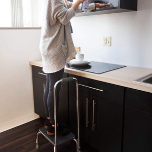 Fournitures de soins de santé tabouret de <span class=keywords><strong>pied</strong></span> en métal robuste <span class=keywords><strong>pour</strong></span> lits hauts tabouret de <span class=keywords><strong>pied</strong></span> Portable <span class=keywords><strong>pour</strong></span> personnes âgées - Product Image 4