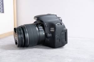 Appareil photo reflex numérique d'occasion 99% <span class=keywords><strong>NEUF</strong></span> <span class=keywords><strong>600D</strong></span> demi-format 1080P Full HD avec objectif EF-S 18-55mm F3.5-5.6 IS - Product Image 4