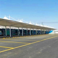 Vente chaude Structure de membrane tendue personnalisée en PTFE PVDF Abri de stationnement pour bus en extérieur