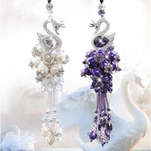 Colgante para Auto Estilo Cisne de Cristal con Cristales Blancos y Morados para Decoración Interior - Product Image 4