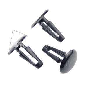Clip de fixation en nylon pour panneaux de carrosserie automobile, 6,3-10 mm - Product Image 1
