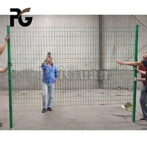 Panel <span class=keywords><strong>de</strong></span> Malla <span class=keywords><strong>de</strong></span> Alambre Curvada en 3D Galvanizada por Inmersión en Caliente, Diseño Curvado para Privacidad y Seguridad en Jardines Exteriores, Marco Metálico para Casas - Product Image 4