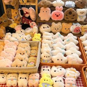 Pendentifs de poupées de styles variés, pendentifs de poupées en peluche qui couinent pour les stands de marché nocturne, cadeaux pour poupées à lancer, pur coton - Product Image 1