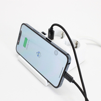 Multiprise standard 16A avec 2 prises CA, 2 ports USB-A, support de téléphone ignifuge et prise pour appareils électroniques