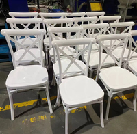 Chaise empilable en résine plastique blanche à dossier en X, prix abordable, pour hôtels modernes, banquets, événements, fêtes et mariages