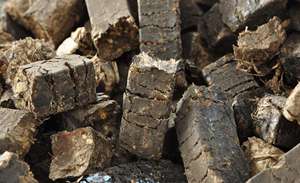 Presse à briquettes de biomasse en forme de cube, machine à briquettes de paille de riz et de fumier animal, extrudeuse de granulés de fibres de palmier et de déchets plastiques - Product Image 5