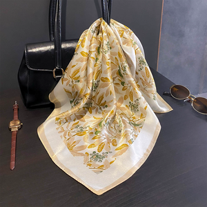 Écharpes en soie carrées personnalisées imprimées en gros d'usine, grandes écharpes en soie 53*53, 100% soie pour femmes - Product Image 4