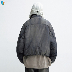 Chaqueta Bomber Acolchada para Hombre con Correa Desestructurada, Estilo Urbano, Degradado, Hebilla Metálica y Efecto Desgastado - Product Image 6